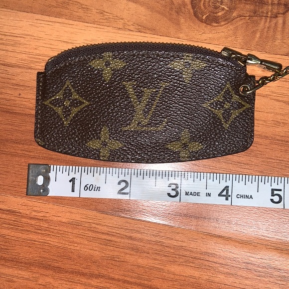 Authentic Louis Vuitton Etui Monogram Key Cles Coin Pouch - Picture 8 of 14